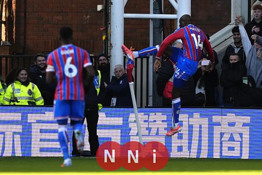 مانشستر يونايتد يسيطر على الشوط الأول أمام كريستال بالاس في مباراة مثيرة