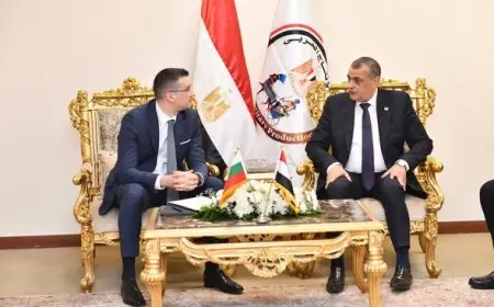 وزير الإنتاج الحربي يستعرض سبل تعزيز التعاون العسكري مع بلغاريا في معرض EDEX 2025
