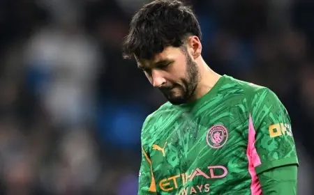 حارس مانشستر سيتي يثير أزمة غوارديولا بسبب شعوره بالخيانة