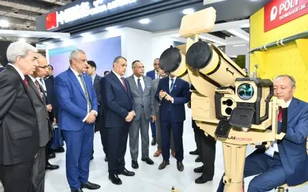 وزير الدولة للإنتاج الحربي يُشعل فعاليات اليوم الثاني من معرض EDEX 2025 بنشاط لافت