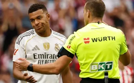 غضب كيليان مبابي من التحكيم يثير الجدل: هل هي أزمة حقيقية أم مجرد رد فعل؟