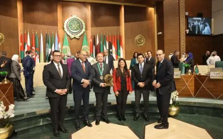 وزير الشباب والرياضة يحضر حفل توزيع جوائز التميز الحكومي العربي المرموقة