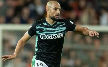 إصابة سفيان أمرابط بنيران صديقة هل سيشارك في مباراة برشلونة؟