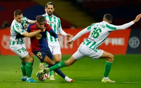 موعد مباراة برشلونة وريال بيتيس في الدوري الإسباني: تفاصيل القنوات الناقلة