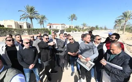 وزير الإسكان يتفقد مشروع مارينا 8 وتحديث مدخل مارينا 5 الرئيسي