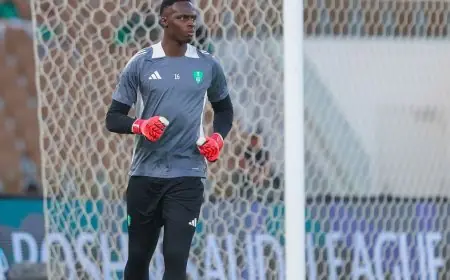 تمديد عقد الحارس ميندي في الأهلي لمدة موسمين