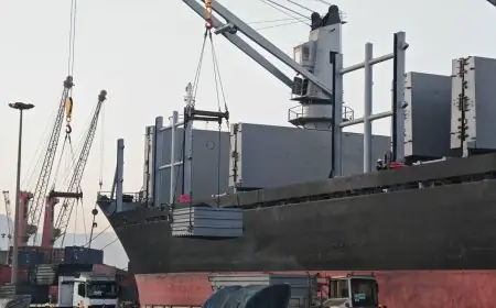 قطاع الأعمال يحقق إنجازاً بتصدير شحنة فحم بترولي مكلسن بقيمة مليوني دولار