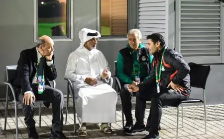 وزير الرياضة القطري يشارك في تدريبات منتخب مصر استعدادًا لمواجهة الأردن