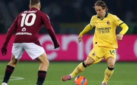 ميلان يقلب الطاولة وينتزع صدارة الدوري الإيطالي بلعبة الكراسي المستمرة