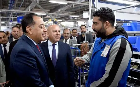 رئيس الوزراء يشيد بتجربة شاب من المنوفية خلال افتتاح مصنع ليوني مصر في مدينة بدر والاستماع للعاملين فيه