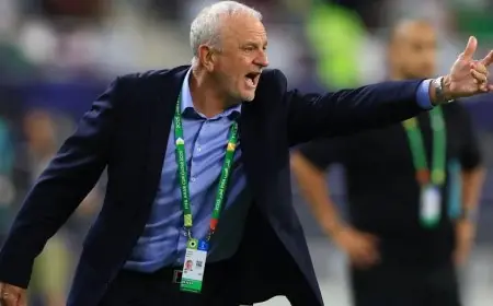 غراهام أرنولد يعبر عن فخره بصمود العراق 92 دقيقة رغم اللعب بعشرة لاعبين