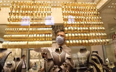 قفزة كبيرة في أسعار الذهب عالميًا ترفع الأوقية بـ 50 دولاراً