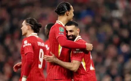 فان دايك يتوسط لحل الخلاف بين محمد صلاح وسلوت في صفوف ليفربول