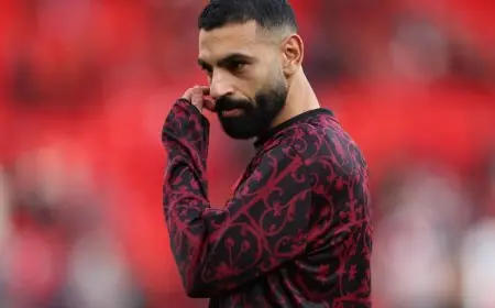 سلوت يعبر عن سعادته بحل أزمته مع صلاح ويتفادى مناقشة استبعاده من التشكيلة