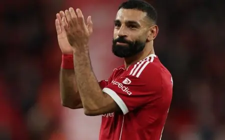 كاراغر يواجه ردود أفعال مشجعي ليفربول على هتافاتهم للملك المصري