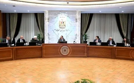 رئيس الوزراء يدعو لتكثيف الجهود لتعزيز الأنشطة والخدمات لمواطني المحافظات الحدودية