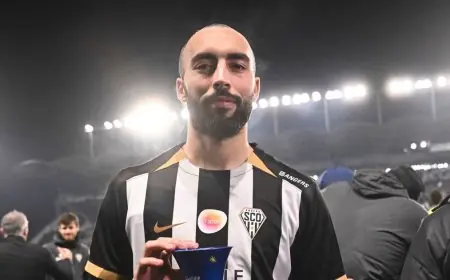 حيماد عبدلي يجذب اهتمام إشبيلية بعد استبعاده من المنتخب الجزائري