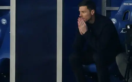 تشابي يشيد بالظهير المستجد رغم الخطأ وينفي الخلاف مع فينيسيوس بالعناق