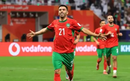 المغرب يتفوق على الإمارات في الشوط الأول لنصف نهائي كأس العرب
