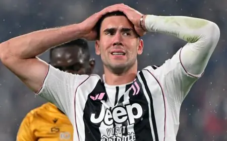 هل سيتخلى برشلونة عن اهتمامه بمهاجم يوفنتوس بعد إصابته الخطيرة