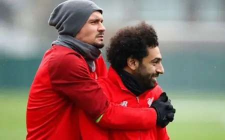 الدفاع عن محمد صلاح: مدافع ليفربول السابق يسخر من كاراغر لدعم صديقه النجم