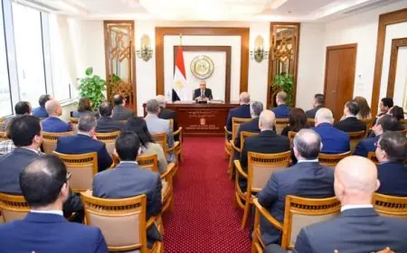 وزير الخارجية يراقب تنفيذ المهام مع قادة الدرجات المتوسطة