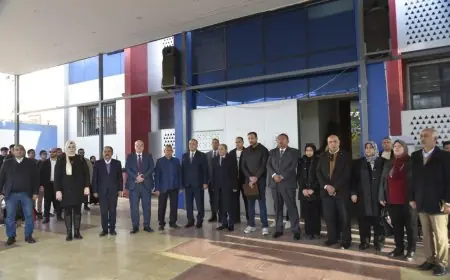 محافظ بورسعيد يقدم التعازي لأسرة السباح يوسف محمد ويزور مدرسة السيف