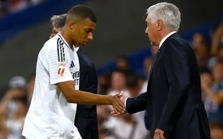 كارلو أنشيلوتي يكشف عن توقعاته لأفضل لاعب في العالم لعام 2025