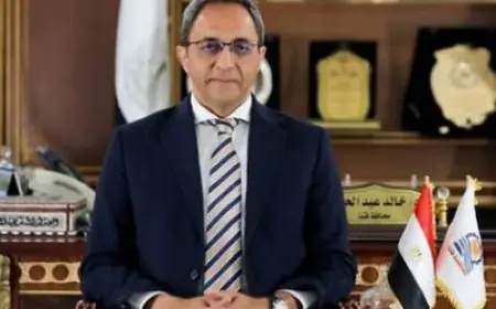 محافظ قنا يكرم طبيب شهيد الواجب بإطلاق اسمه على الوحدة الصحية في مسقط رأسه وينعيه بألم