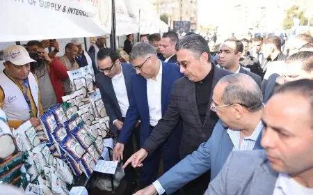 وزير التموين ومحافظ الجيزة يفتتحان سوق اليوم الواحد في حدائق الأهرام لجذب المواطنين