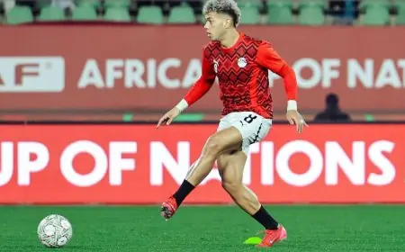 جماهير مصر في حيرة بسبب تبديل إمام عاشور: إصابة أم قرار فني؟