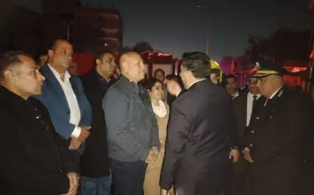 محافظ القاهرة يعلن تشكيل لجنة هندسية لفحص العقارات المتضررة من حريق مخزن الخشب بالمرج