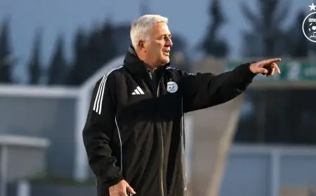 مدرب الجزائر يدعو لتجاوز الماضي ويبقي الغموض حول موقف زيدان