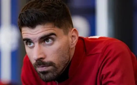 أسطورة الهلال يفتح باب التساؤلات حول مستقبل روبن نيفيز مع النادي