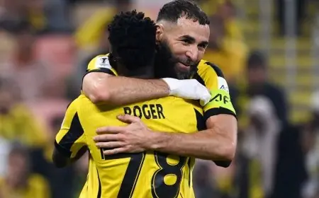 كريم بنزيما يبدع بهدف مذهل يعيد توازن الاتحاد في دوري أبطال آسيا