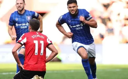 سام مرسي ينفي مزاعم سيطرة محمد صلاح على منتخب مصر