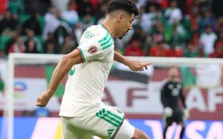 بغداد بونجاح يغادر الملعب غاضباً رغم انتصار الجزائر الكبير ويثير التساؤلات