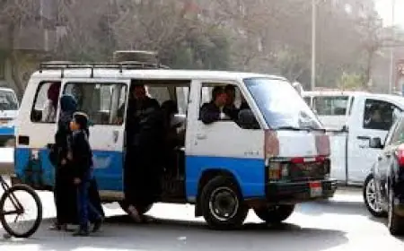 محافظة البحيرة تتراجع عن قرار منع جلوس السيدات بجوار سائقي سيارات الأجرة