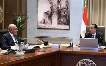 رئيس الوزراء يستعرض إنجازات ومشاريع الهيئة العربية للتصنيع في الصناعات المدنية