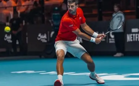 رونالدو يكرم دجوكوفيتش بجائزة غلوب سوكر في لحظة لا تُنسى