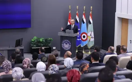 وزير الاتصالات يجري لقاء مع ملحقي الدفاع الجدد في السفارات المصرية حول العالم