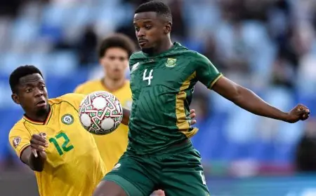 التعادل الإيجابي يسيطر على الشوط الأول في مواجهة جنوب أفريقيا وزيمبابوي
