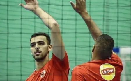 مواجهة مثيرة بين رجال طائرة الأهلي وهليوليدو في دوري المرتبط