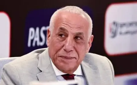 رحلة علاج حسين لبيب تؤجل قرارات حاسمة في نادي الزمالك