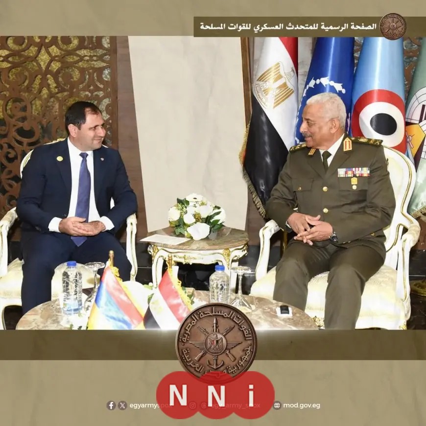 وزير الدفاع ورئيس الأركان يجتمعان مع قادة الوفود العسكرية في معرض إيديكس لتعزيز العلاقات الدفاعية