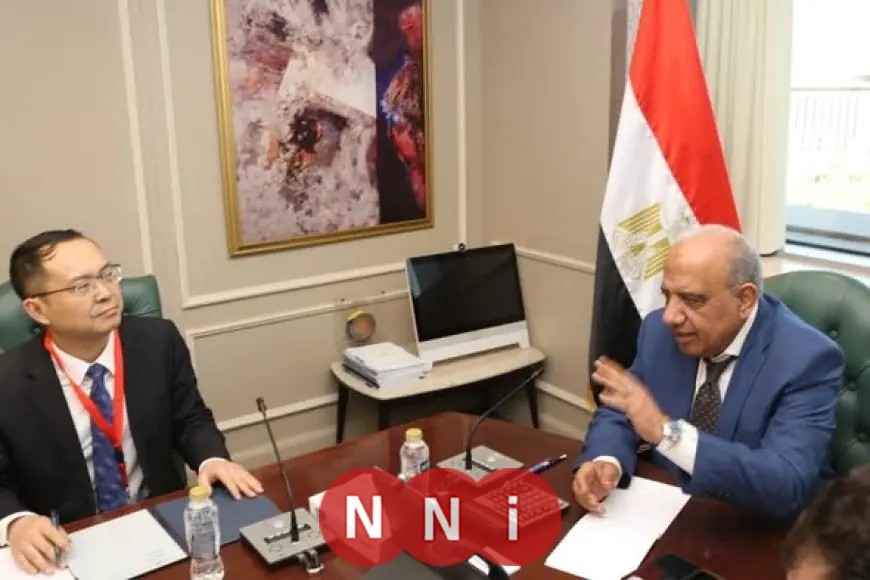 استقبال وزير الكهرباء لرئيس مجموعة XD الصينية لبحث توطين صناعة المهمات الكهربائية في البلاد