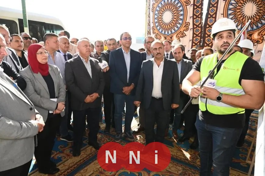 كامل الوزير يقوم بجولة في منطقتي قفط وهو الصناعيتين في قنا لتعزيز التطوير الاقتصادي