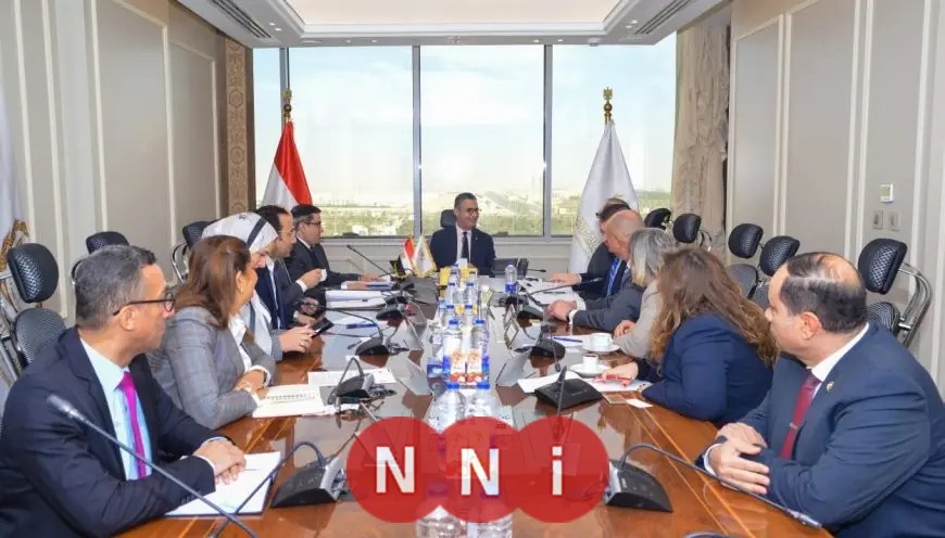 مباحثات هامة بين وزير التموين ورئيس بلومبرج لتحسين البنية التحتية لتخزين الحبوب وتعزيز التعاون