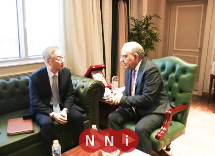 وزير الكهرباء والسفير الكوري يناقشان سبل تعزيز التعاون في مجال الطاقة المتجددة