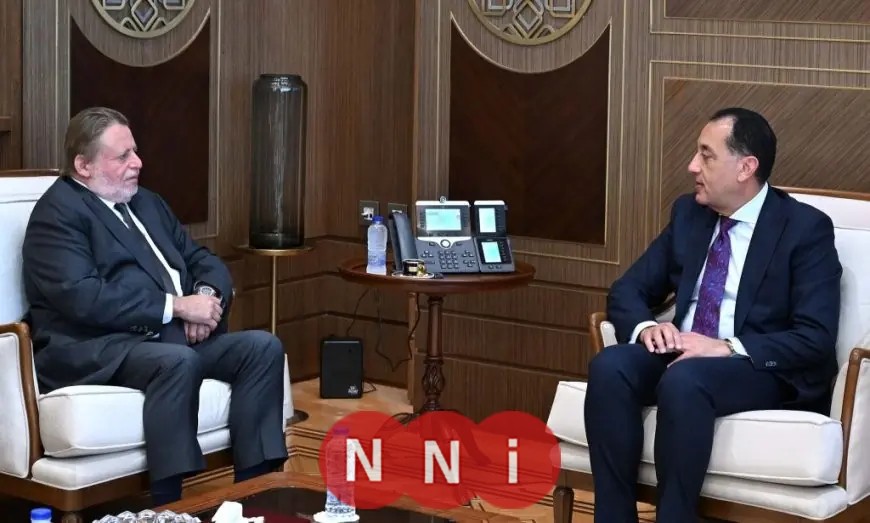 رئيس الوزراء يجتمع مع محافظ البنك المركزي لبحث المستجدات الاقتصادية والملفات الحيوية